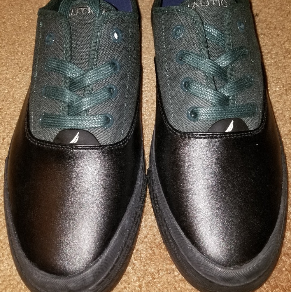 Nautica lace up boat shoes - Picture 2 of 7